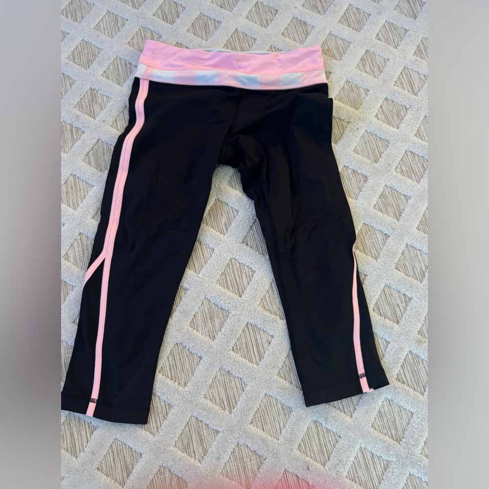Lululemon Limited edition Capri pants size 4